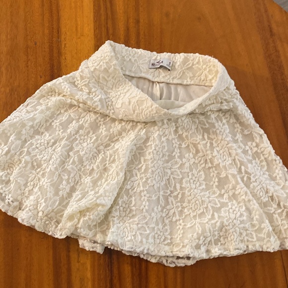 Like New 🌺 Hollister Embroidered Lace Small Skirt w/a Built in Slip..Beautiful - Picture 10 of 10